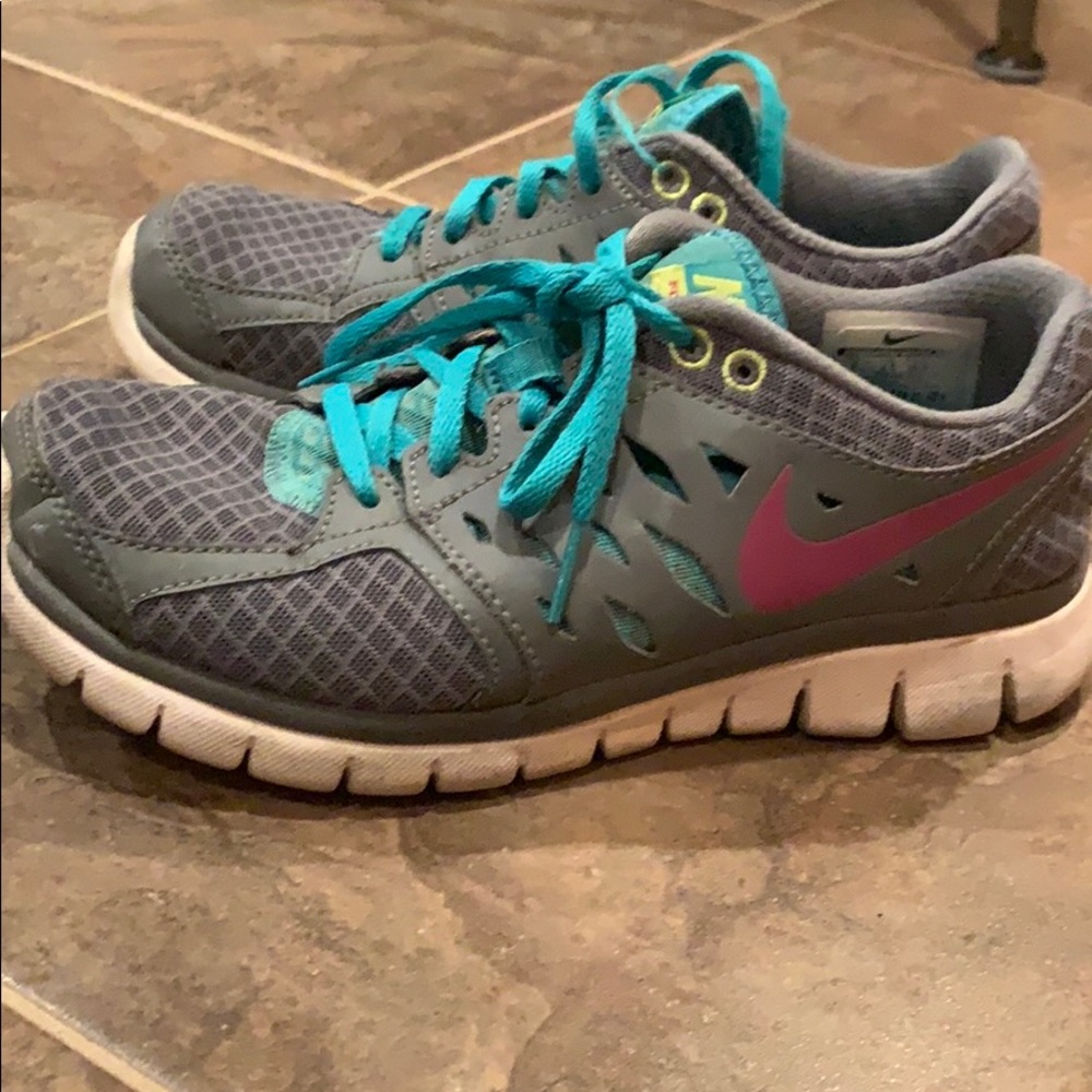 Nike flex run running sneakers